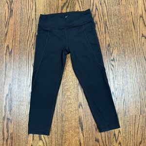 Athleta Girl “stash your treasures, Capri” in black, pockets, size XL 14.
